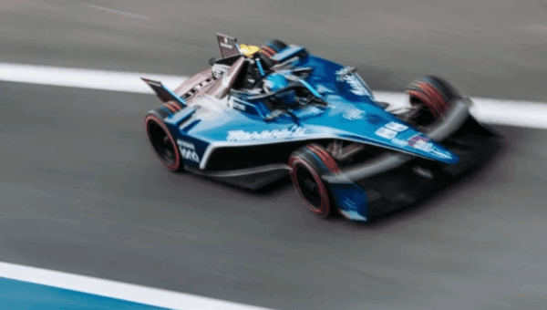 Jake Hughes Tercepat di FP2 Formula E Jakarta 2025