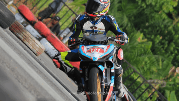 M Noval Aprilyansyah Dominasi Kejurprov Motoprix Sintang 2025