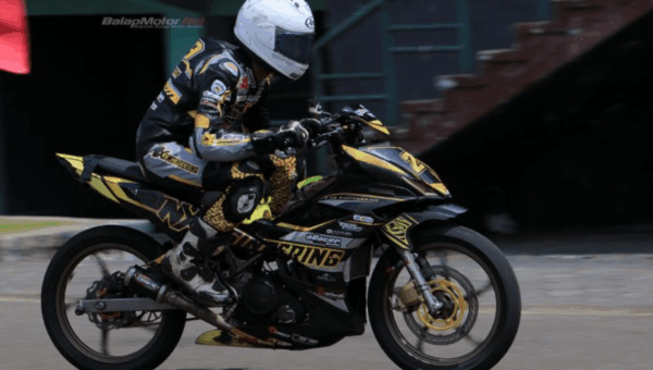 Azara dan Jafar Munir Juara Kelas Expert Kejurda Road Race Cimahi 2025