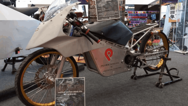 Motor Listrik Buatan Petrikbike dan Aitech: Kecepatan 175 Kpj