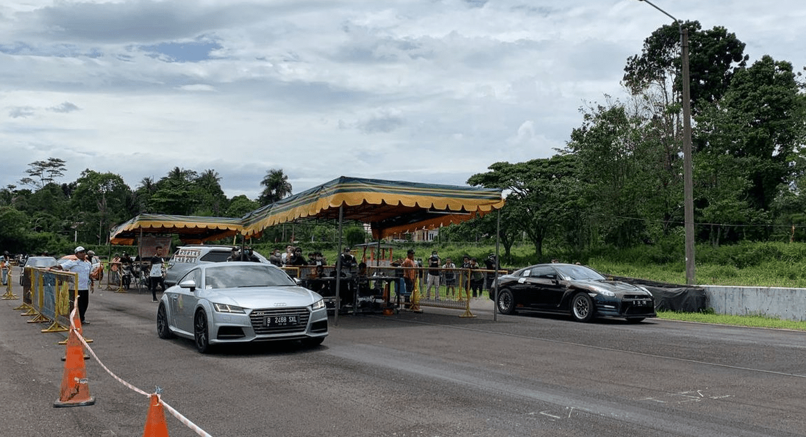 Polisi Gelar Street Race Mobil