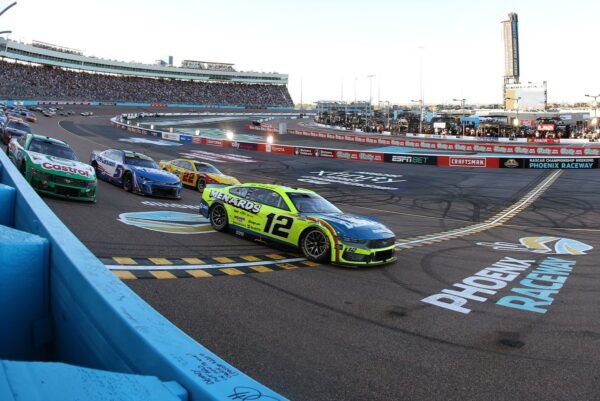 50 Momen Bersejarah NASCAR yang Tak Terlupakan