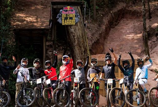 Bersepeda Taklukkan Tantangan di Bootcamp Red Bull
