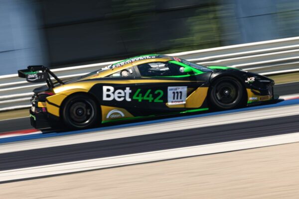 Sukses Morpeth di Tantangan GT World Misano